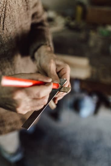 What To Look For When Buying A Router Woodworking 1 what to look for when buying a router woodworking