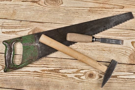 Cleaning Woodwork With Vinegar