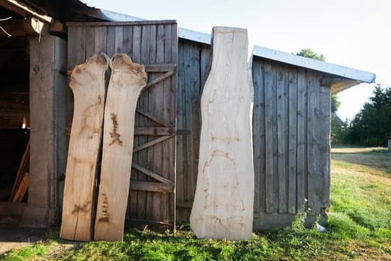 What type of file is used in woodworking: a metal file or a rasp file?