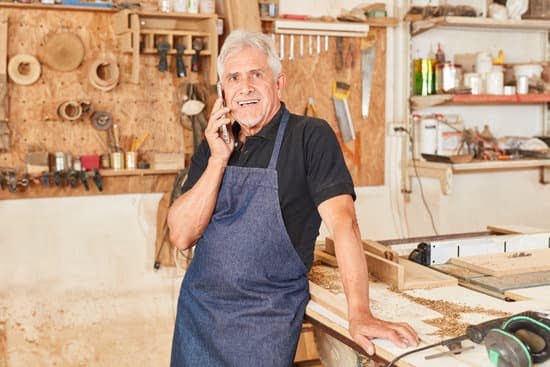 Average annual earnings of a woodworker: understanding how much does a woodworker make