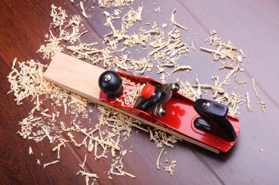 How to Woodwork Sims Freeplay 1 Step-by-step guide on how to woodwork in Sims FreePlay for beginners