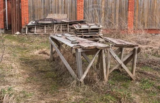 How to Refresh Varnished Woodwork 1 Learn the step-by-step process of how to refresh varnished woodwork for a beautiful finish