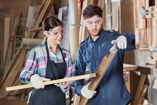 What Is the Best Size for a Woodworking Shop 1 The best size for a woodworking shop depends on available space, tools, and specific project requirements