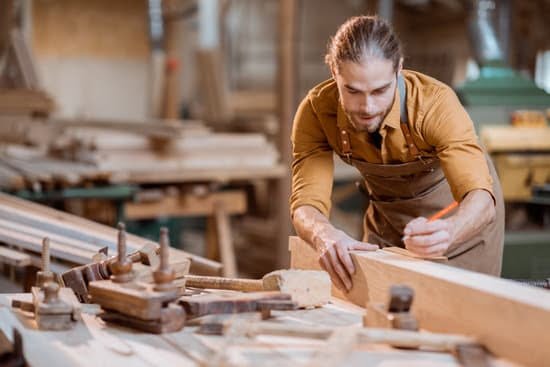 How to Apply Veneer Wood Cabinet Woodworking 1 Step-by-step instructions on how to apply veneer to wooden cabinets - A comprehensive woodworking guide
