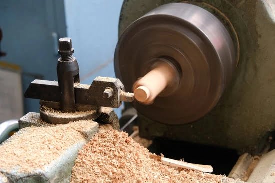 How to Run Woodworking Shaper 1 Step-by-step guide on how to effectively operate a woodworking shaper machine