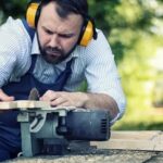 Woodworking machines with foot pedals enable simultaneous use and efficient control of two tools