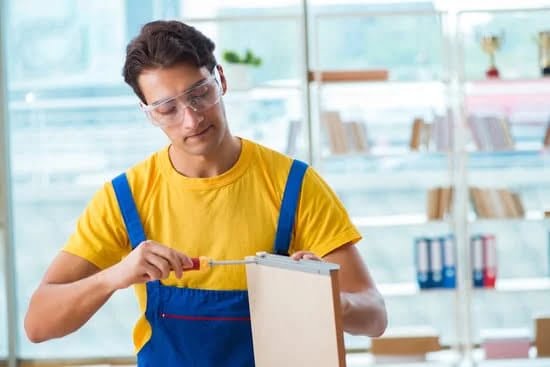 How Are Leg Vises Used in Wood Woodworking 1 Step-by-step guide on how to use leg vises in wood woodworking for optimal holding and stability