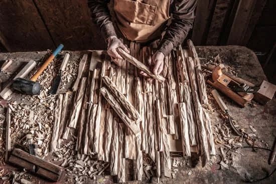 Where to Start With Woodworking 1 Beginner's guide: Where to start with woodworking - step-by-step instructions, tools, and projects