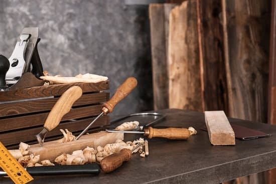 What Epoxy to Buy for Woodworking 1 Best epoxy for woodworking: Clear, strong, and durable - perfect for any woodworking project