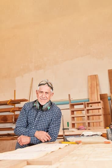 What Are Some Good Woodworking Projects 1 Explore beginner-friendly woodworking projects, including furniture, decor, and outdoor structures