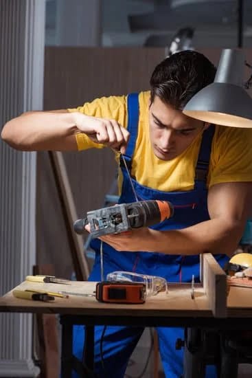 What Woodworking Tool Cuts Circles in Wood 1 Woodworking Tool: Circle-Cutting Jig for Precise Wooden Circles