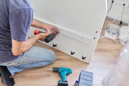 How to Carry Woodworking Tools on Airline Flights 1 How to carry woodworking tools on airline flights - Check airline regulations, pack securely, and declare items