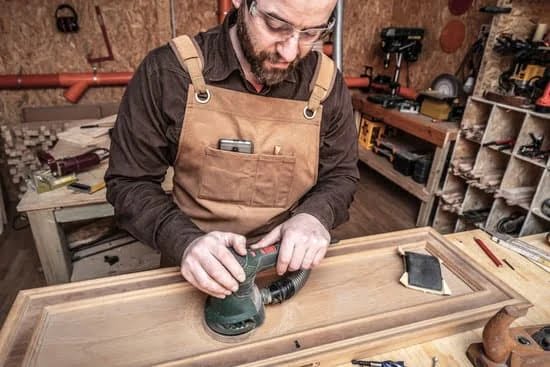 How to Set Up a Woodworking Shop in the Garage 3 Step-by-step guide on how to set up a woodworking shop in your garage