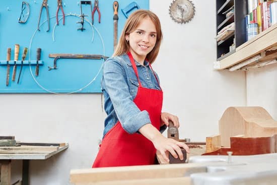 How to Use Woodworking Vise With Bench Dogs 1 How to Use Woodworking Vise with Bench Dogs: Step-by-step guide for securing workpieces