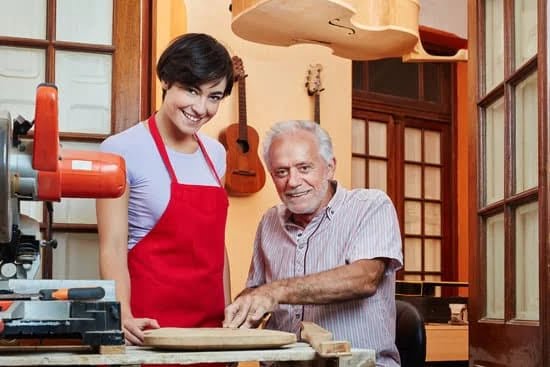 Step-by-step guide on how to deal with fibers that pull up woodworking