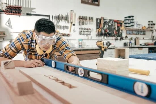 Glue Up Woodworking 1 Glue Up Woodworking: Creating Strong Joints for Joinery Projects