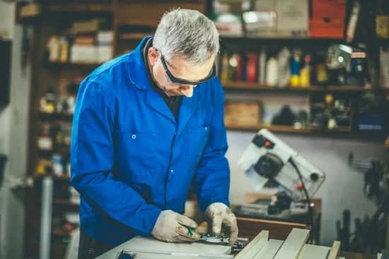 How to Make a Living as a Wood Woodworker 1 How to Make a Living as a Wood Woodworker: Tips, Tricks, and Career Advice for Success