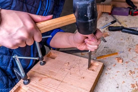 Best Hot Glue Sticks for Woodworking 1 Top-rated hot glue sticks for woodworking projects - Best Hot Glue Sticks for Woodworking