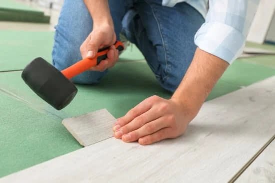 Washington Woodworkers Guild 1 Washington Woodworkers Guild logo with a saw and hammer, representing skilled craftsmanship and community