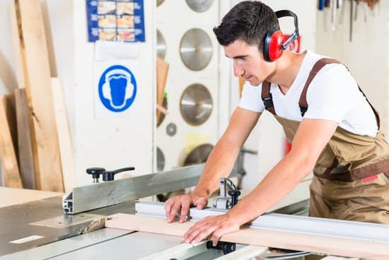 Beginners Woodworking Set 1 Essential tools and supplies for beginners woodworking set, perfect for learning the craft