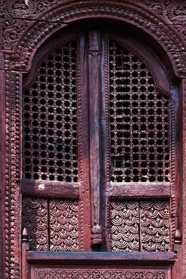 What Tools Did Vikings Use for Woodworking 1 Axes, Chisels, and Adzes for Crafting