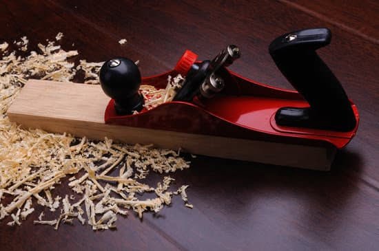 How to Progress in Woodworking as Armsman Lotro 1 Crafting advanced wooden weapons and armor