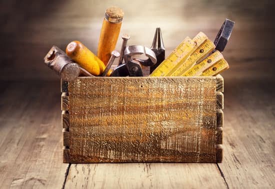 Creating diagonal joint holes for woodworking projects with precision