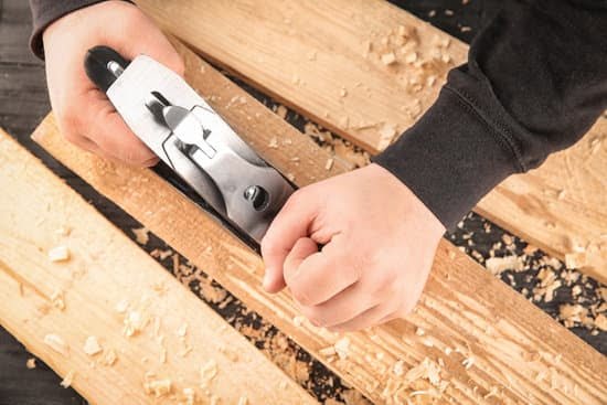 Which Paint for Woodwork 1 Choose durable enamel paint for woodwork. - WHICH PAINT FOR WOODWORK