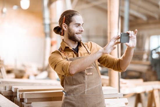 How to Build a Small Woodworking Bench 1 Step-by-step guide on how to build a small woodworking bench for your home workshop