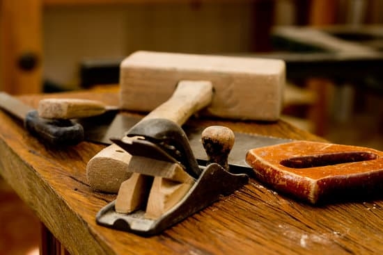 Step-by-step SketchUp tutorials for woodworking beginners - explore new projects with ease