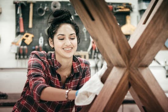 What Is the Average for a Production Woodworker 1 Average production woodworker output per month varies depending on experience and skills