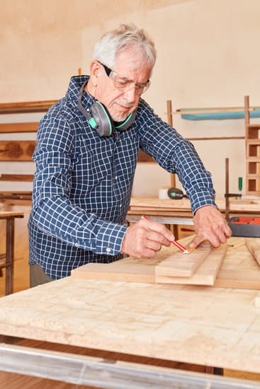 Free Halloween Woodworking Plans 1 Get spooky with our FREE Halloween woodworking plans - perfect for your ghoulish decorations