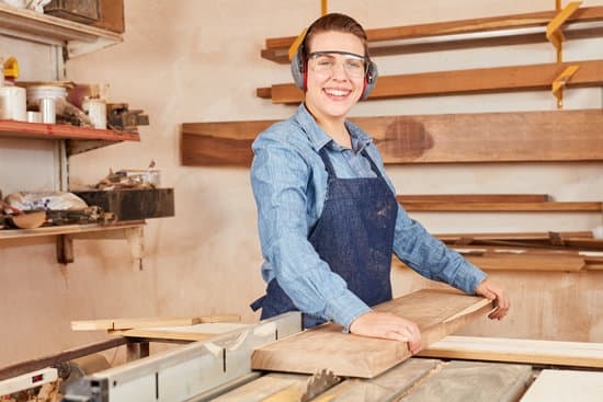 How to Sand and Paint Fine Woodwork 7 How to sand and paint fine woodwork like a pro