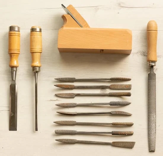 Explore the size of the woodworking tool market to uncover growth opportunities